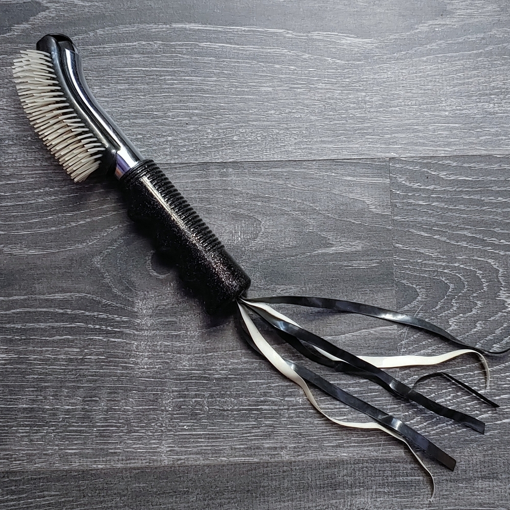 Vintage 90s little earth handlebar hairbrush